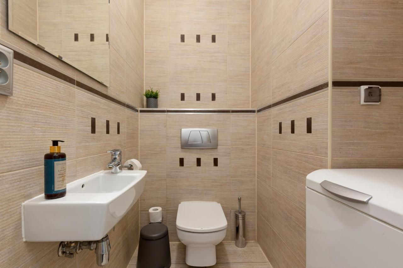 Residence On Wspolna Str. Apartment Warsaw By Renters Ngoại thất bức ảnh